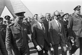 В поисках единства