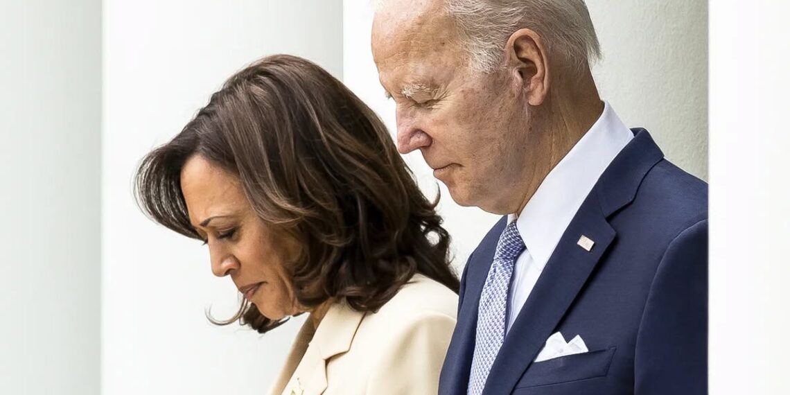 Фотография Байден и Харрис