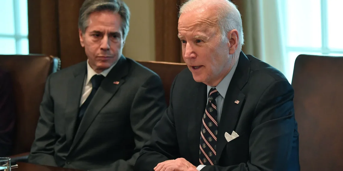 Байден и Блинкин за столом